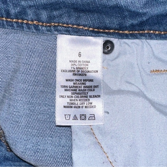 Jean shorts - Picture 3 of 3